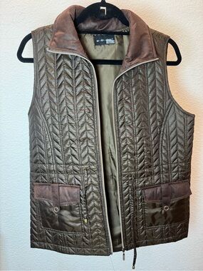 Ac-tiv-ology Women’s Brown Chevron Quilted Utility Vest Full Zip Size Medium